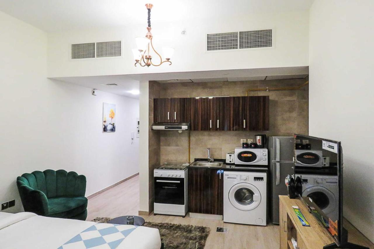 Oyo 860 Studio Apartment, Maya Tower 4, Jumeirah Village Triangle Dubai Dış mekan fotoğraf