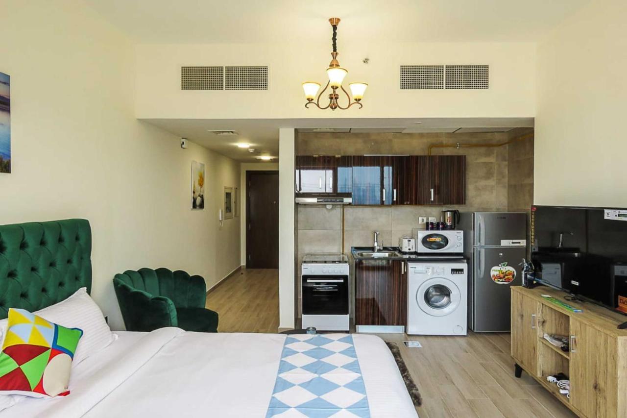 Oyo 860 Studio Apartment, Maya Tower 4, Jumeirah Village Triangle Dubai Dış mekan fotoğraf